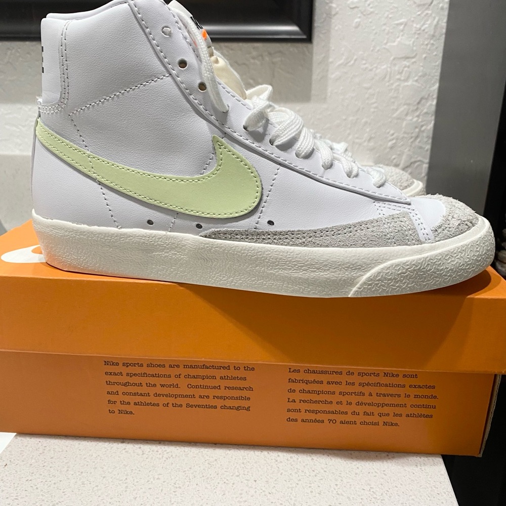 Wmns Blazer Mid '77 'Barely Volt'